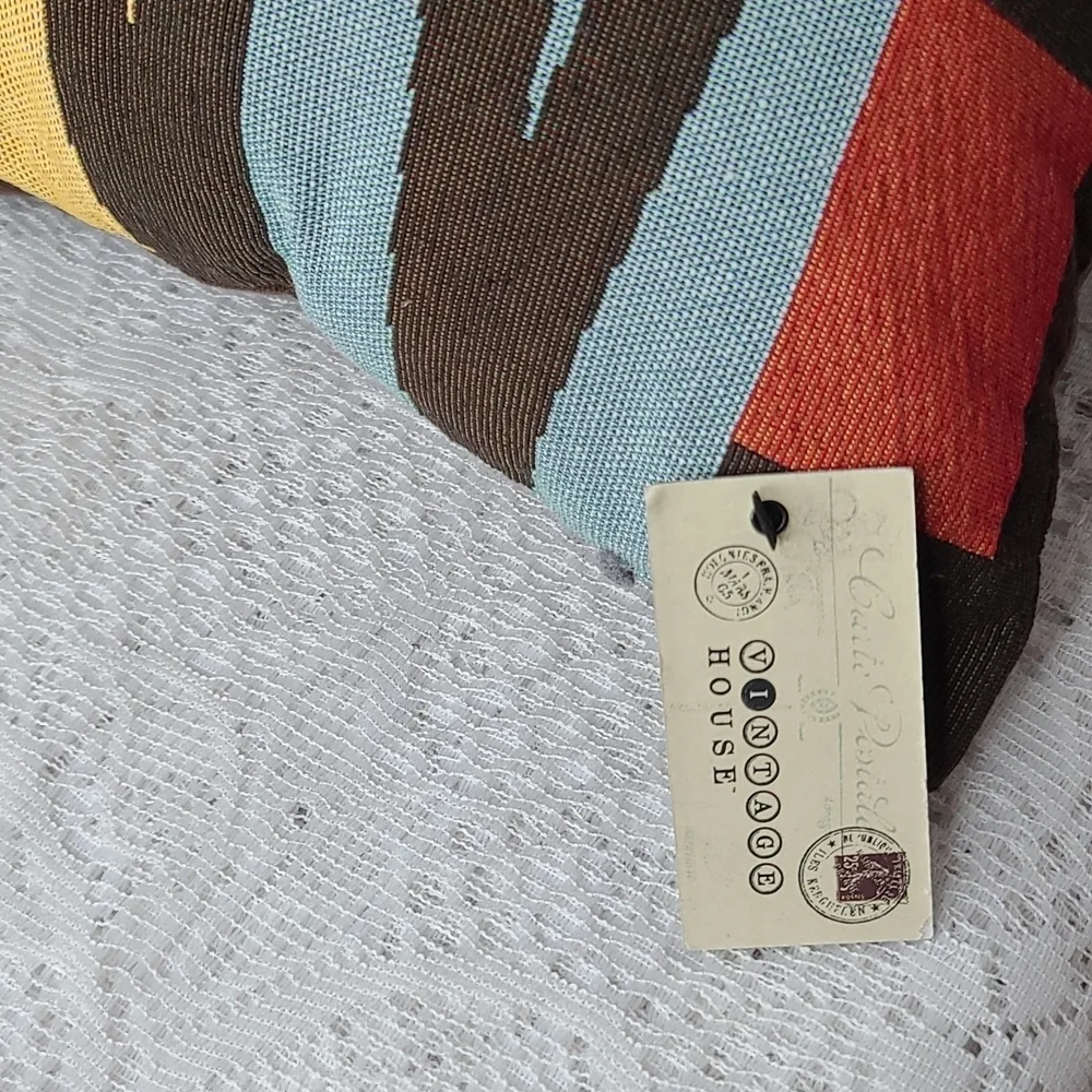 NWT Vintage House decorative couch throw pillow